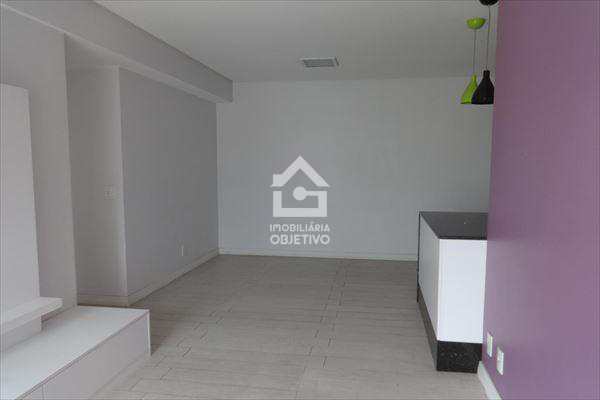 Apartamento à venda com 2 quartos, 63m² - Foto 4