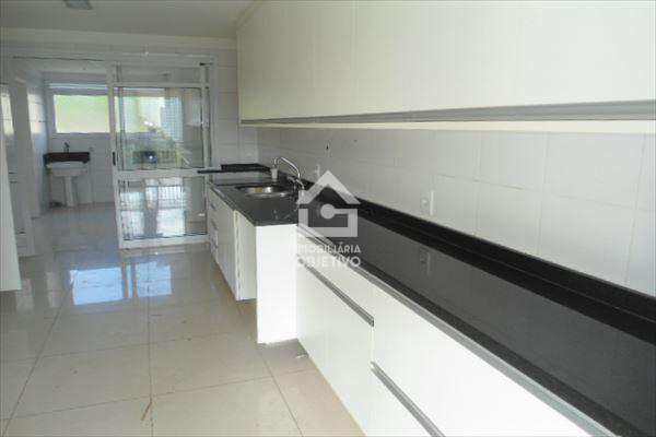 Apartamento à venda com 4 quartos, 195m² - Foto 7