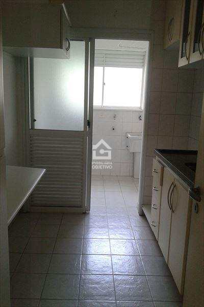 Apartamento à venda com 3 quartos, 80m² - Foto 2