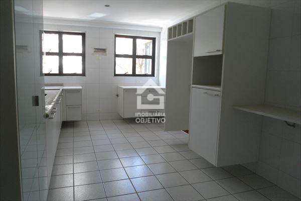 Apartamento à venda com 3 quartos, 180m² - Foto 3