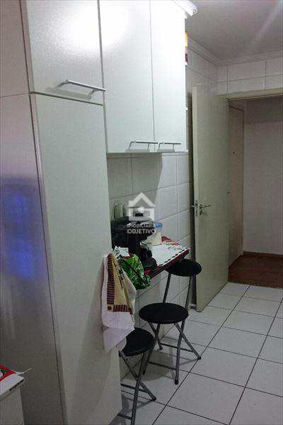 Apartamento à venda com 3 quartos, 64m² - Foto 17