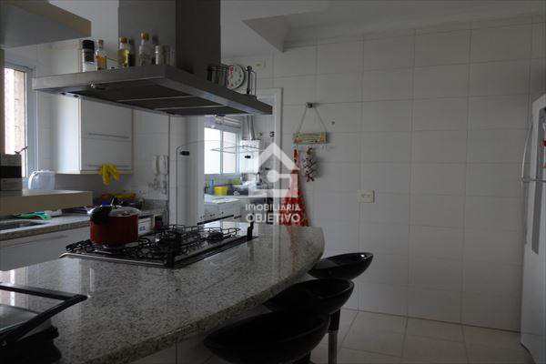 Apartamento à venda com 4 quartos, 236m² - Foto 10