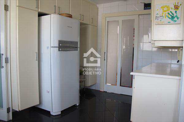 Apartamento à venda com 3 quartos, 178m² - Foto 6