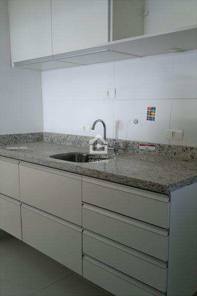 Apartamento à venda com 2 quartos, 77m² - Foto 3