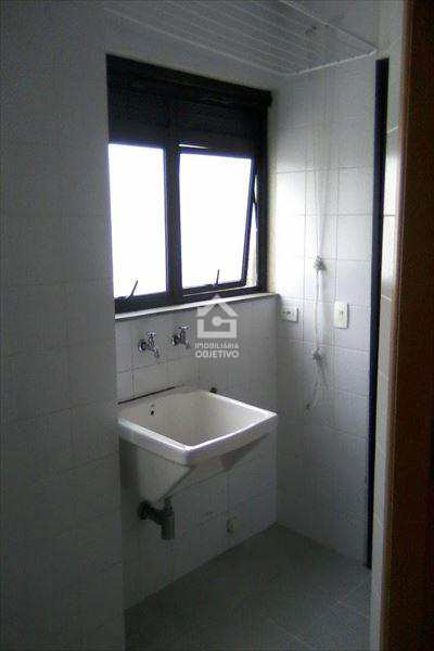 Apartamento à venda com 3 quartos, 125m² - Foto 2