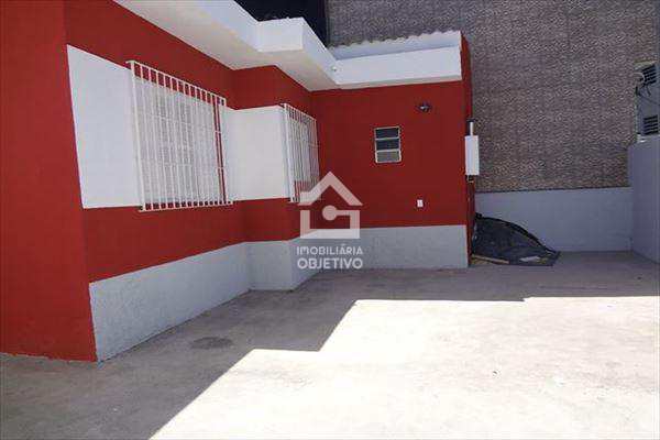 Casa à venda com 2 quartos, 140m² - Foto 1