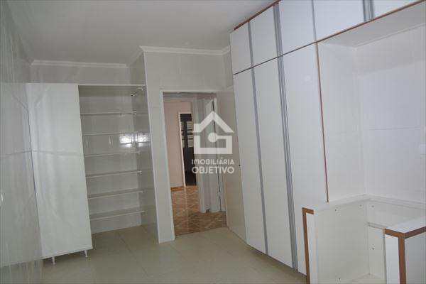 Casa à venda com 2 quartos, 140m² - Foto 2