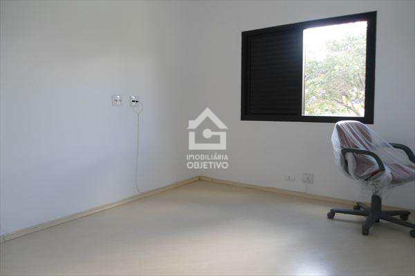 Apartamento à venda com 2 quartos, 70m² - Foto 11