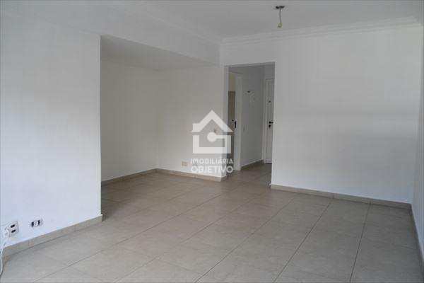 Apartamento à venda com 2 quartos, 70m² - Foto 3