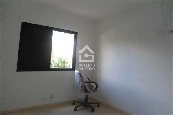 Apartamento à venda com 2 quartos, 70m² - Foto 12