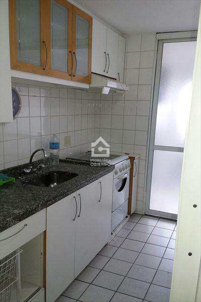 Apartamento à venda com 2 quartos, 67m² - Foto 3