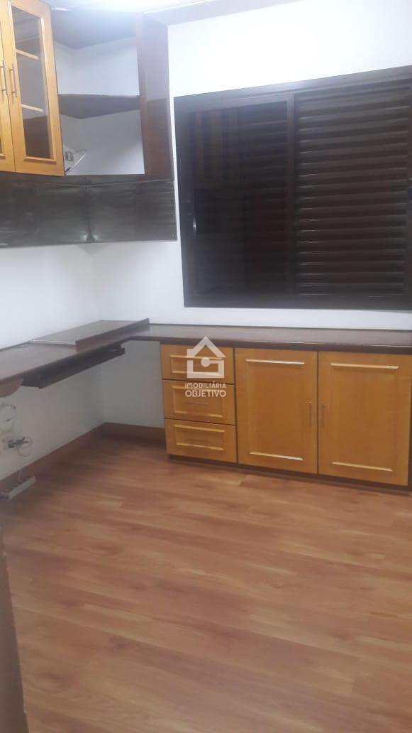 Apartamento à venda com 3 quartos, 240m² - Foto 2