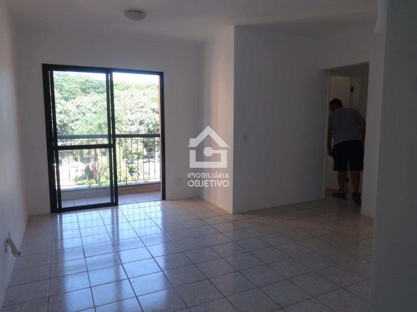 Apartamento à venda com 3 quartos, 75m² - Foto 2