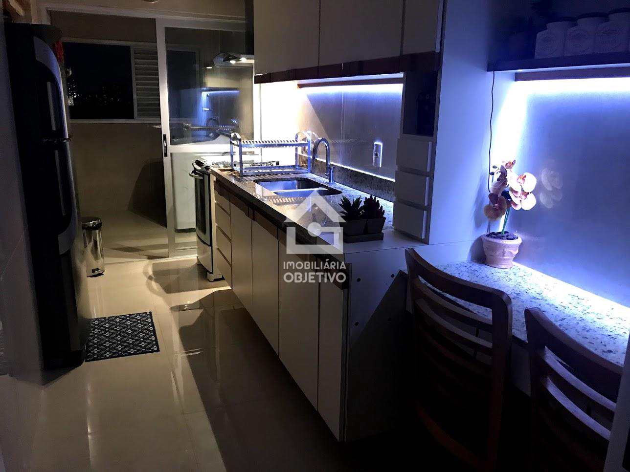 Apartamento à venda com 2 quartos, 72m² - Foto 10