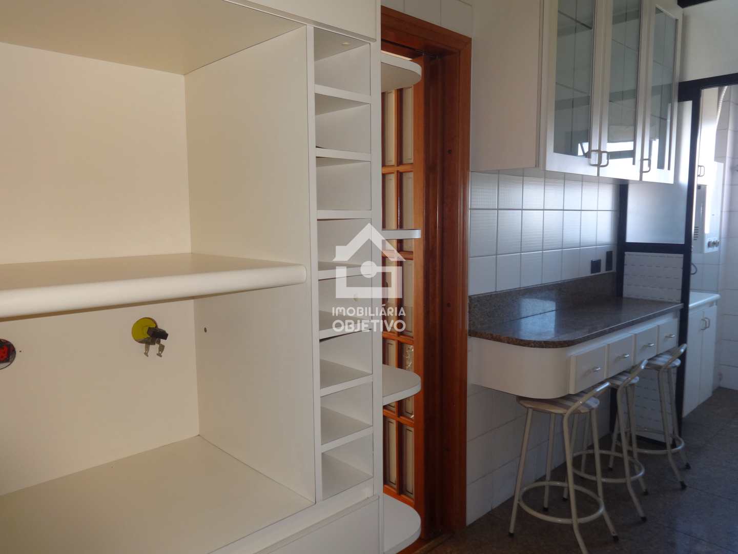 Apartamento à venda com 3 quartos, 75m² - Foto 15