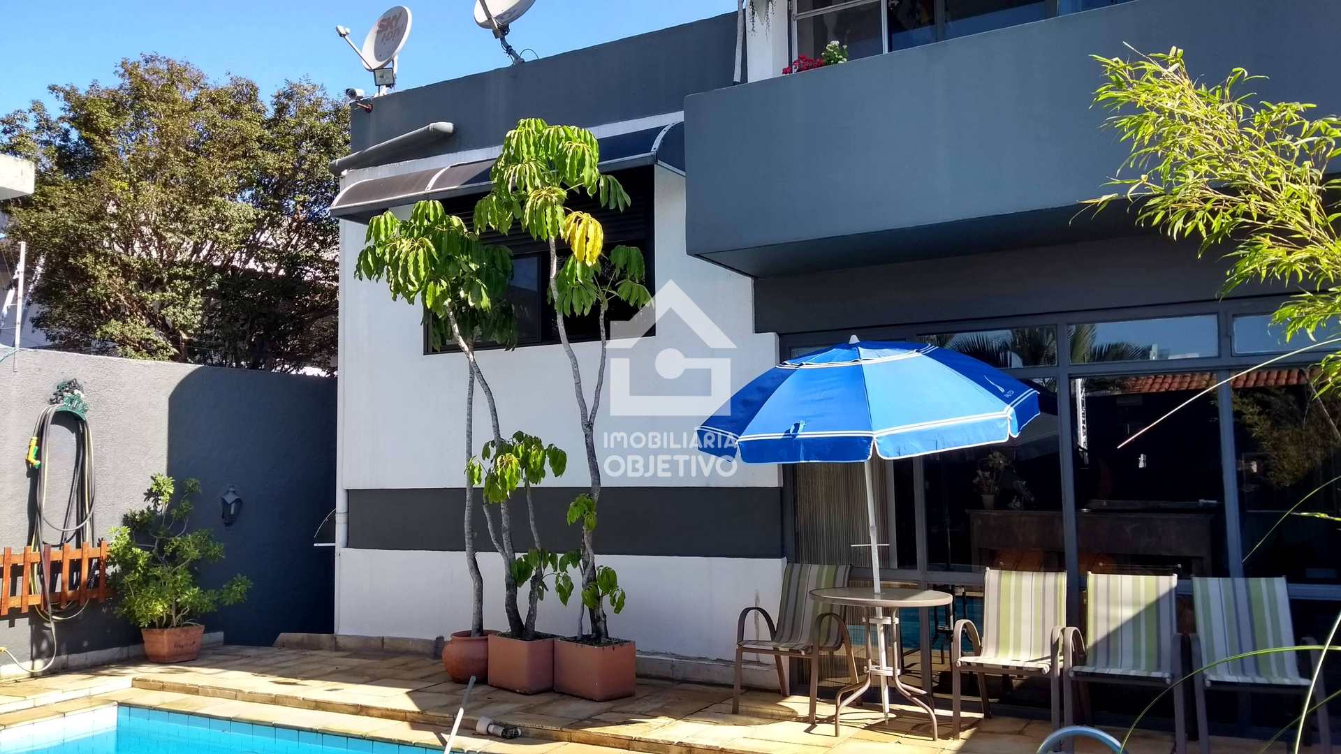 Casa à venda com 5 quartos, 250m² - Foto 1