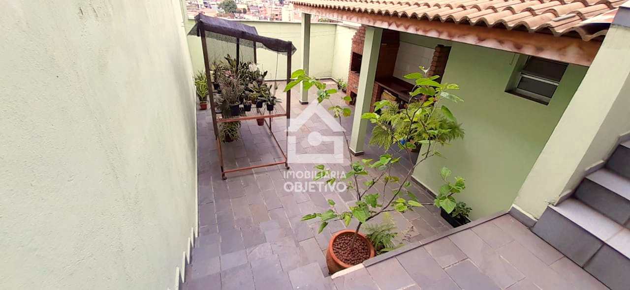 Sobrado à venda com 2 quartos, 125m² - Foto 2