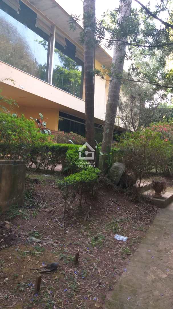 Casa à venda e aluguel com 6 quartos, 2000m² - Foto 22