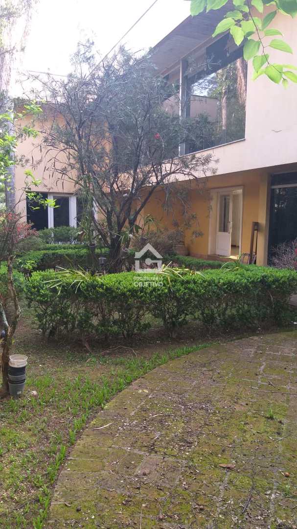 Casa à venda e aluguel com 6 quartos, 2000m² - Foto 1