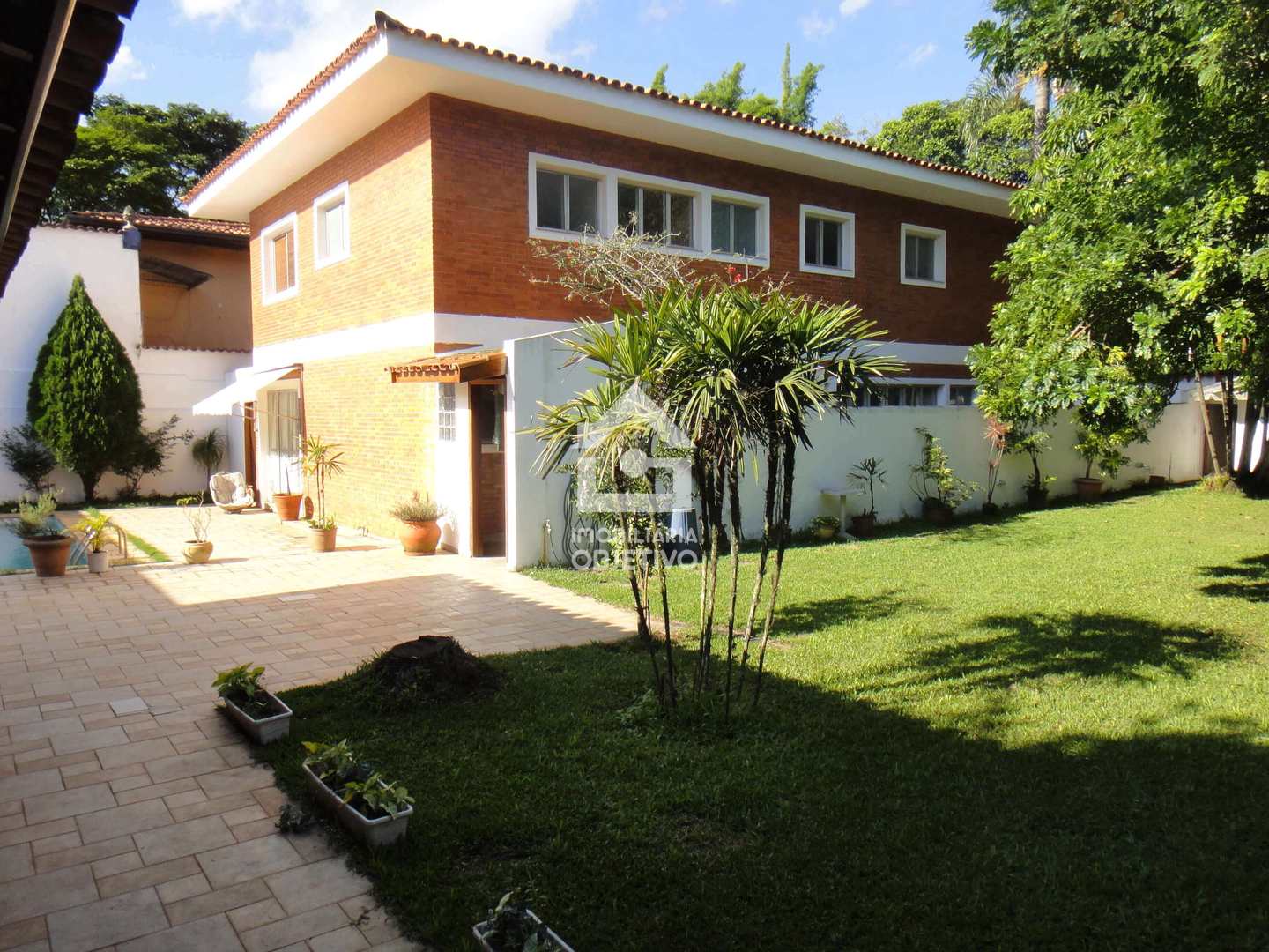 Casa à venda com 6 quartos, 450m² - Foto 1