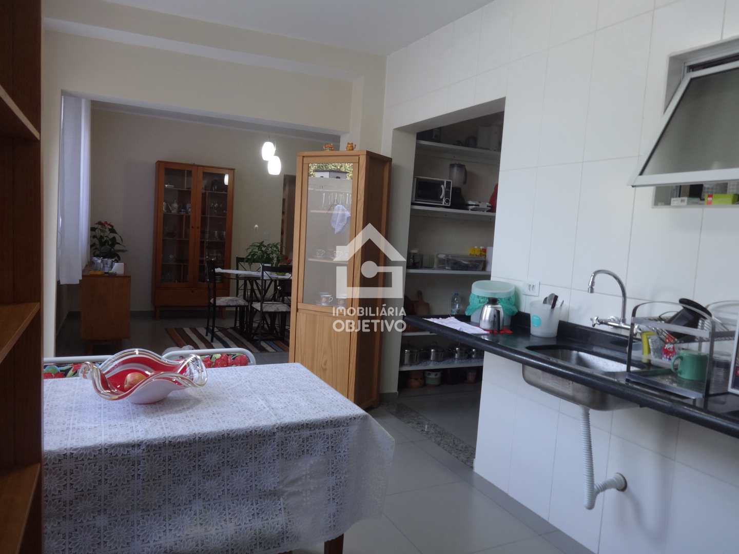 Casa à venda com 3 quartos, 220m² - Foto 4