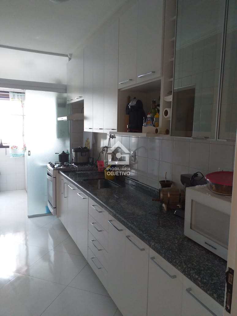 Apartamento à venda com 3 quartos, 76m² - Foto 4