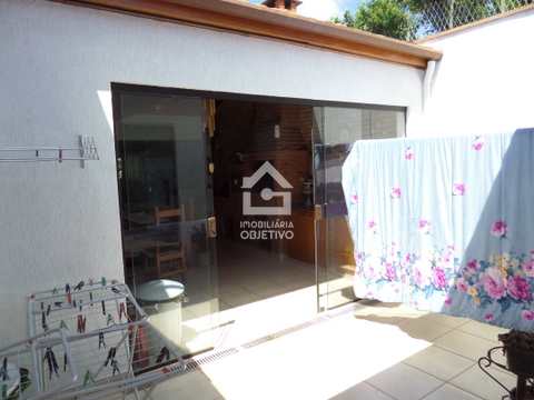 Casa de Condomínio à venda com 4 quartos, 330m² - Foto 3