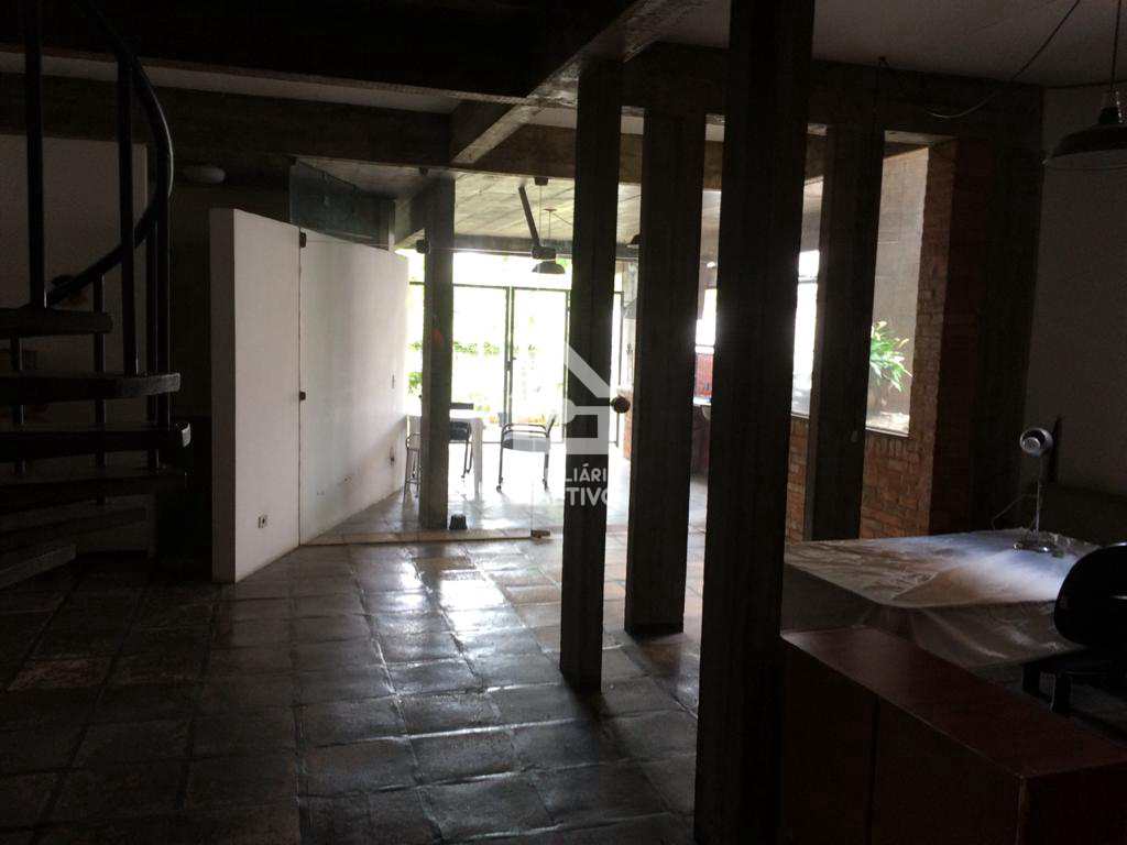 Casa à venda com 4 quartos, 550m² - Foto 20