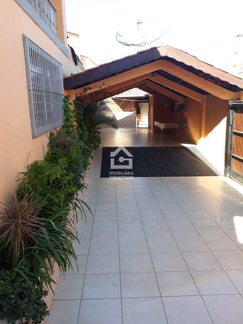 Sobrado à venda com 3 quartos, 260m² - Foto 1