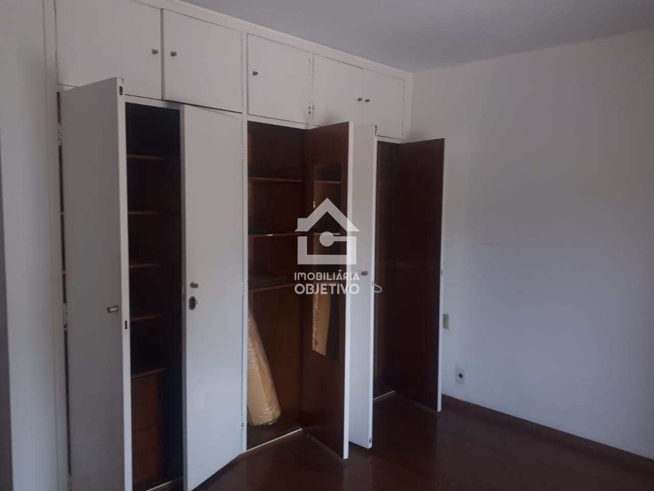 Casa à venda com 4 quartos, 450m² - Foto 33