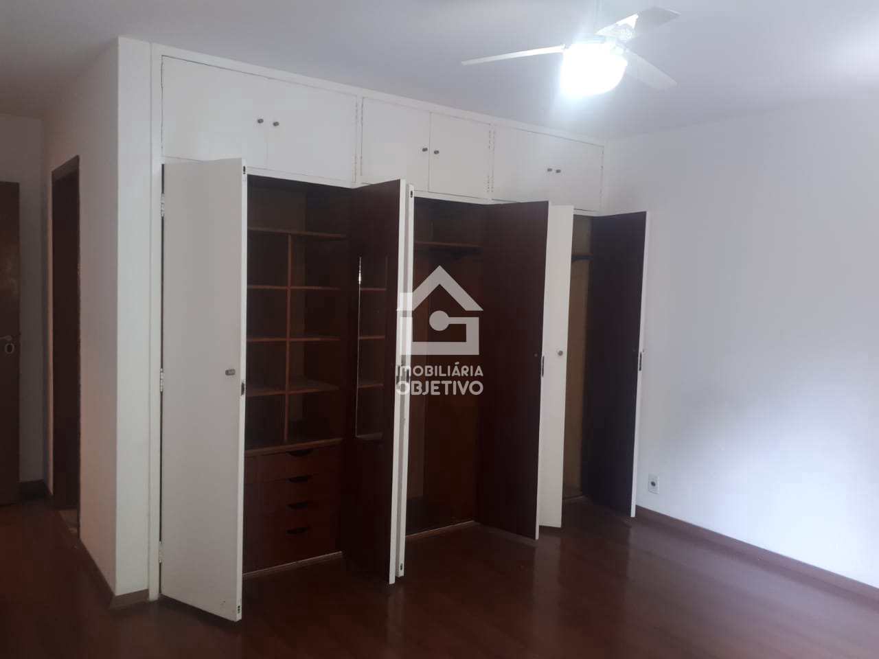 Casa à venda com 4 quartos, 450m² - Foto 30