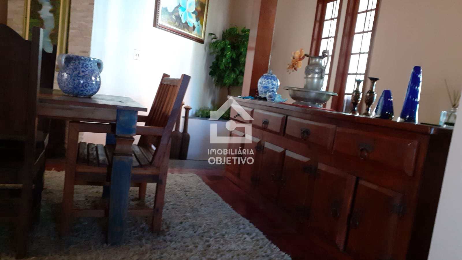 Sobrado à venda com 3 quartos, 300m² - Foto 1