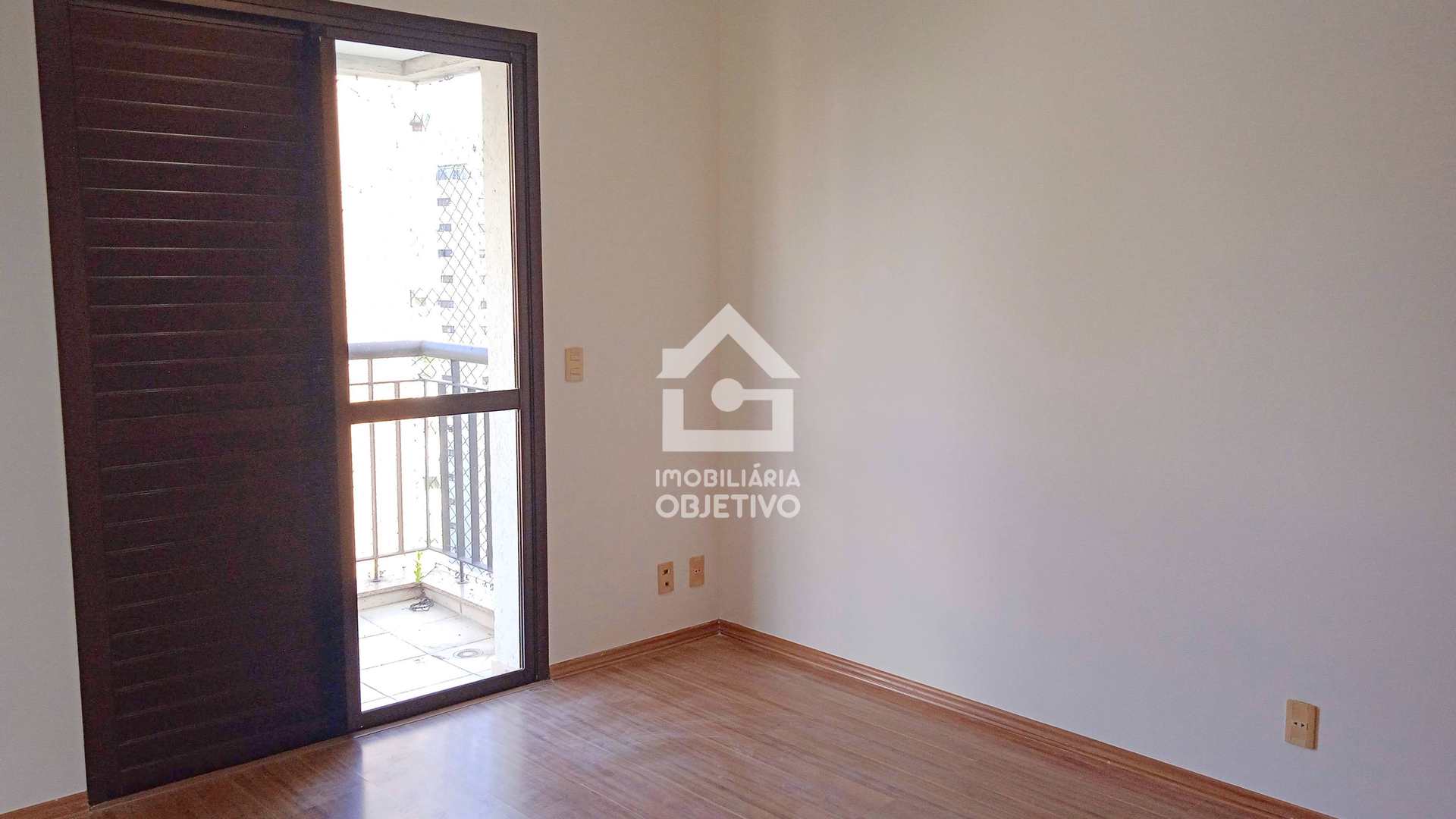 Apartamento à venda com 3 quartos, 108m² - Foto 2