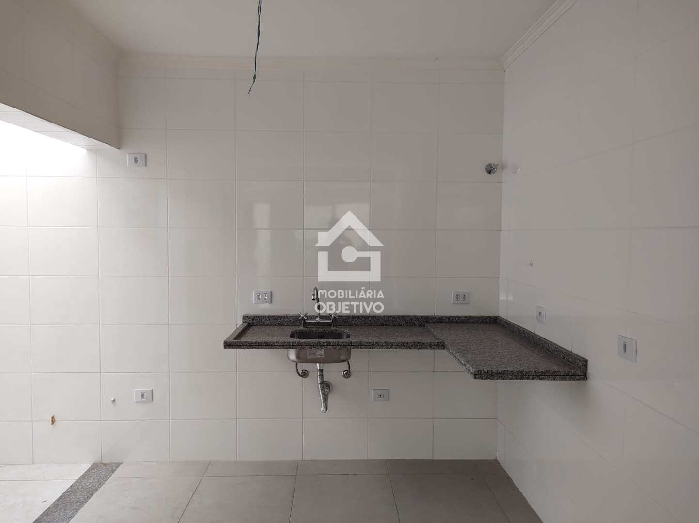 Sobrado à venda com 2 quartos, 300m² - Foto 2