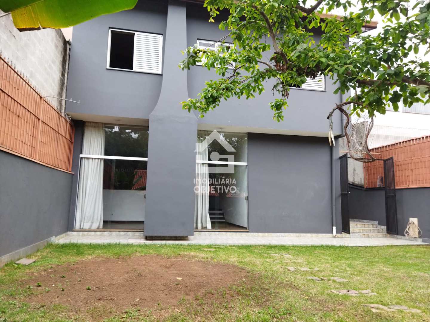 Sobrado à venda com 3 quartos, 380m² - Foto 1