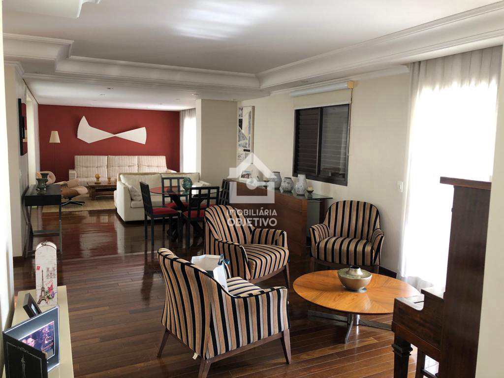 Apartamento à venda com 4 quartos, 224m² - Foto 1