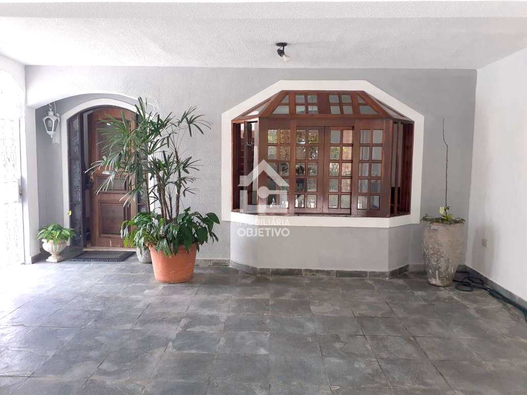 Sobrado à venda com 3 quartos, 140m² - Foto 1