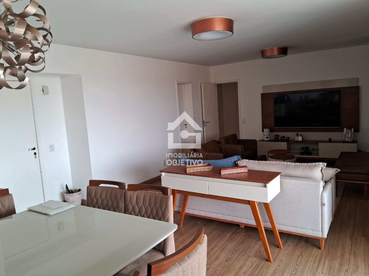 Apartamento para alugar com 3 quartos, 141m² - Foto 4