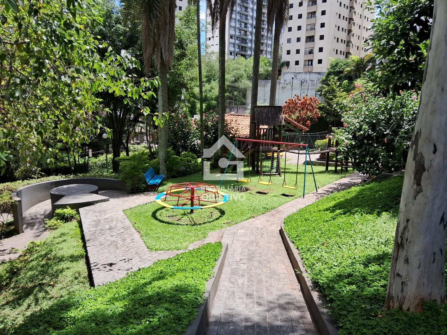 Apartamento para alugar com 3 quartos, 107m² - Foto 23