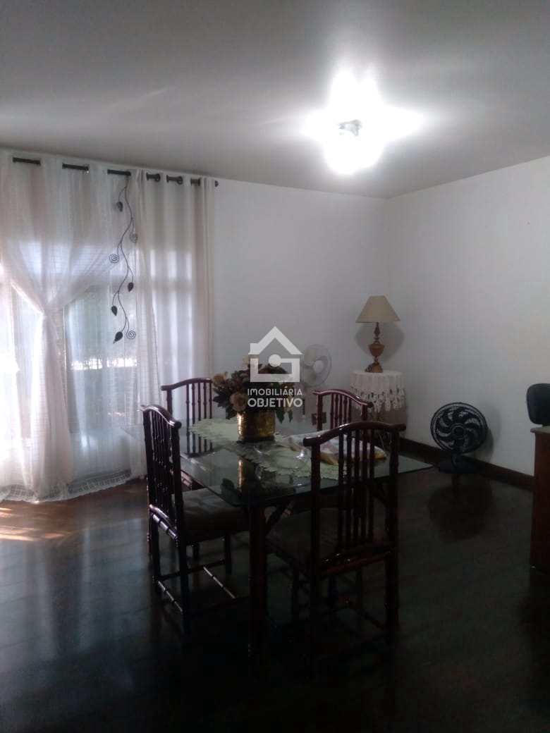 Casa à venda com 3 quartos, 420m² - Foto 1