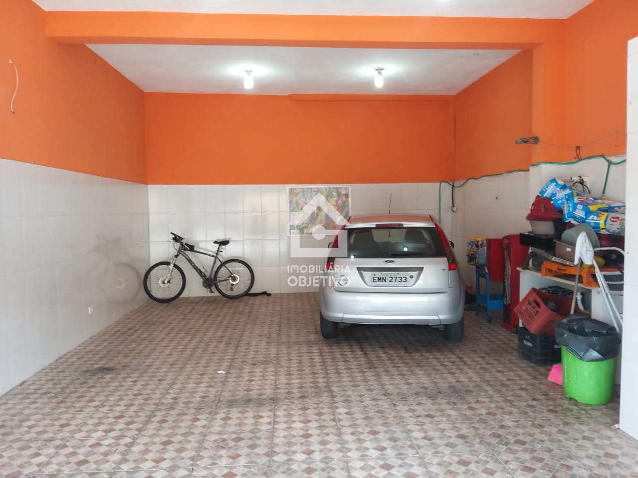 Sobrado à venda com 6 quartos, 300m² - Foto 1