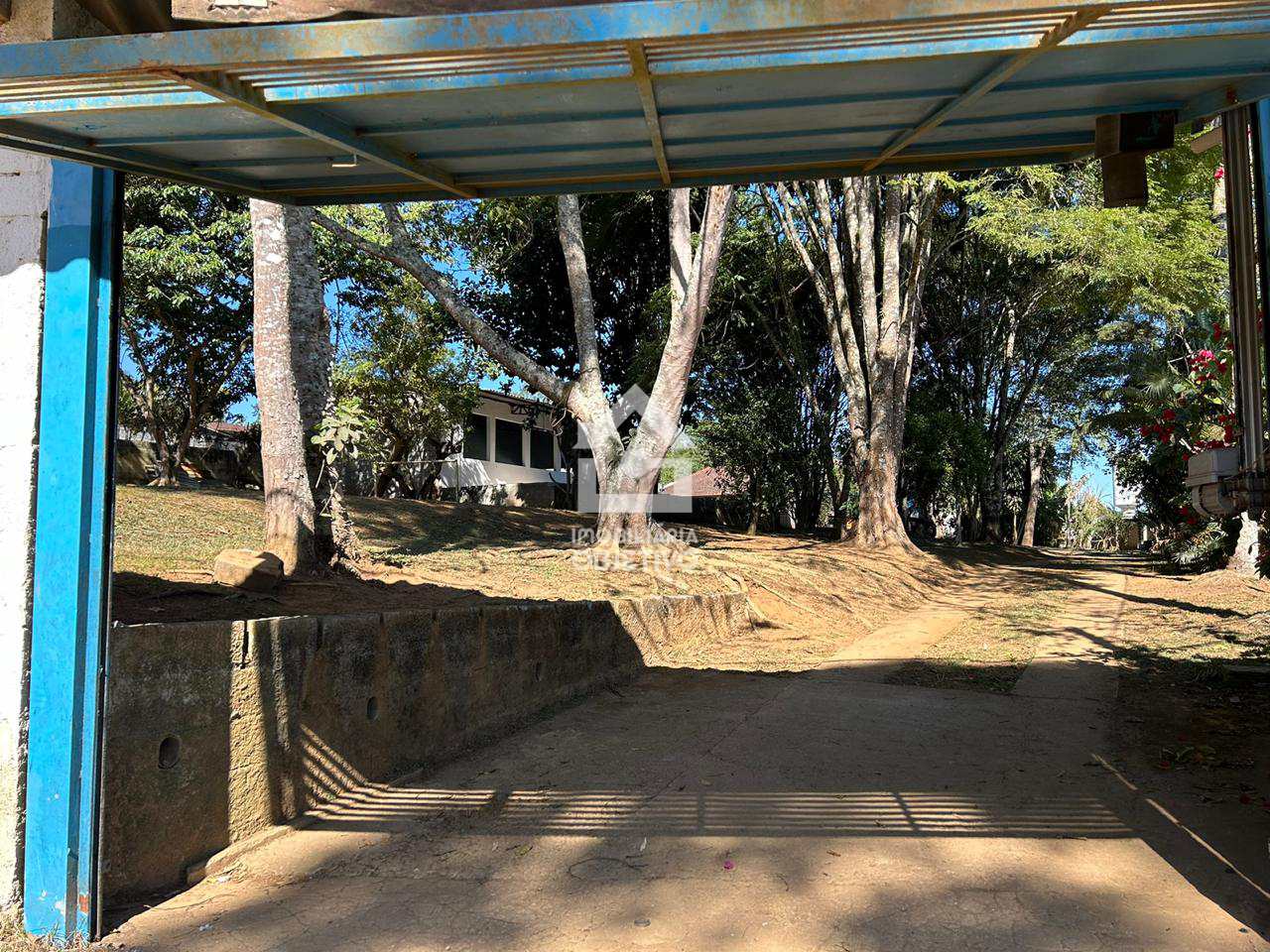 Chácara à venda com 2 quartos, 200m² - Foto 2