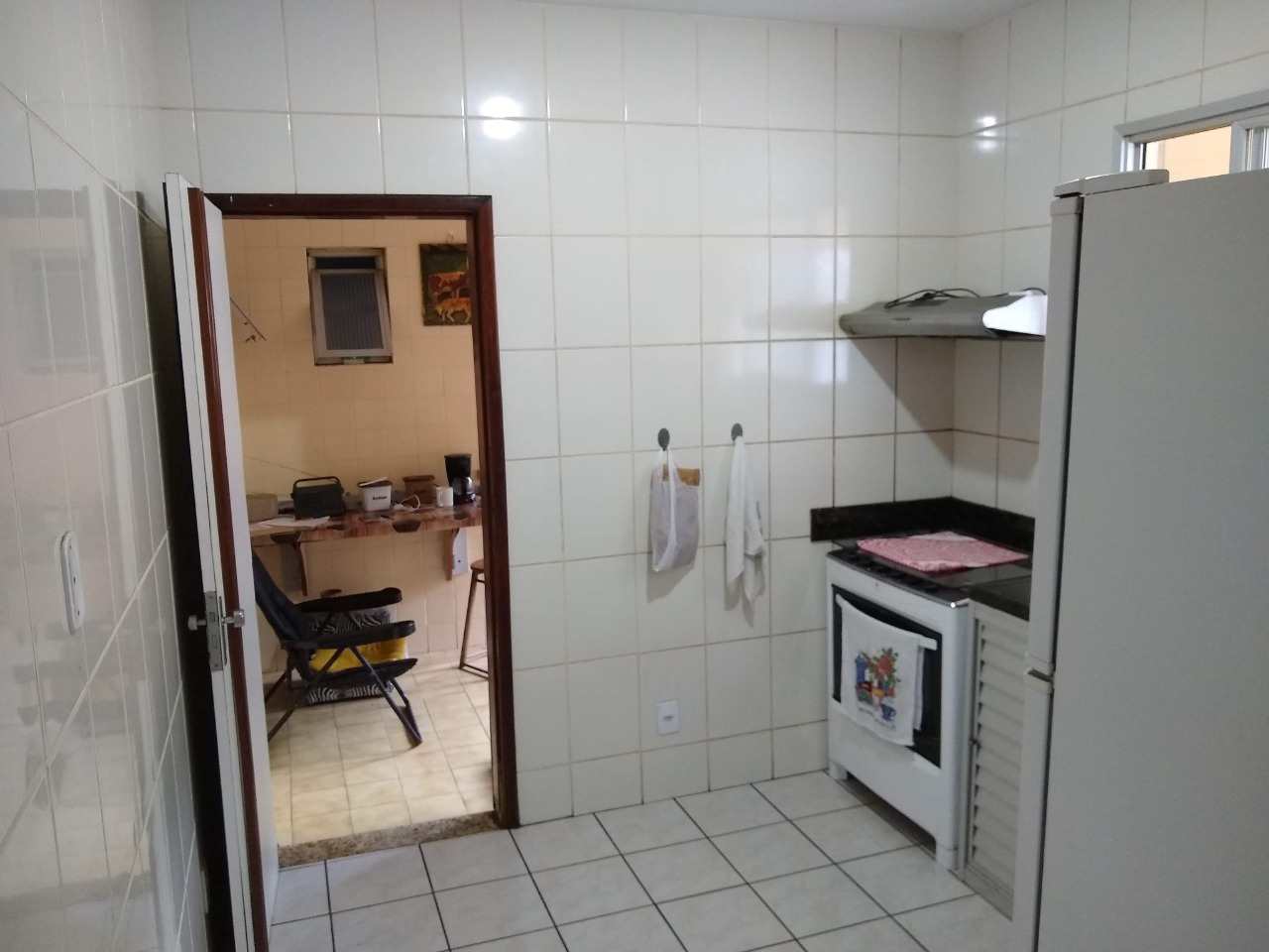 Apartamento à venda com 3 quartos, 140m² - Foto 2