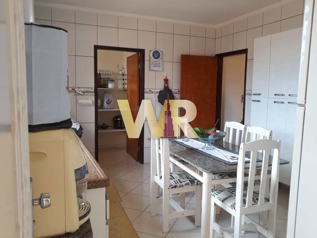 Sobrado à venda com 4 quartos, 327m² - Foto 4