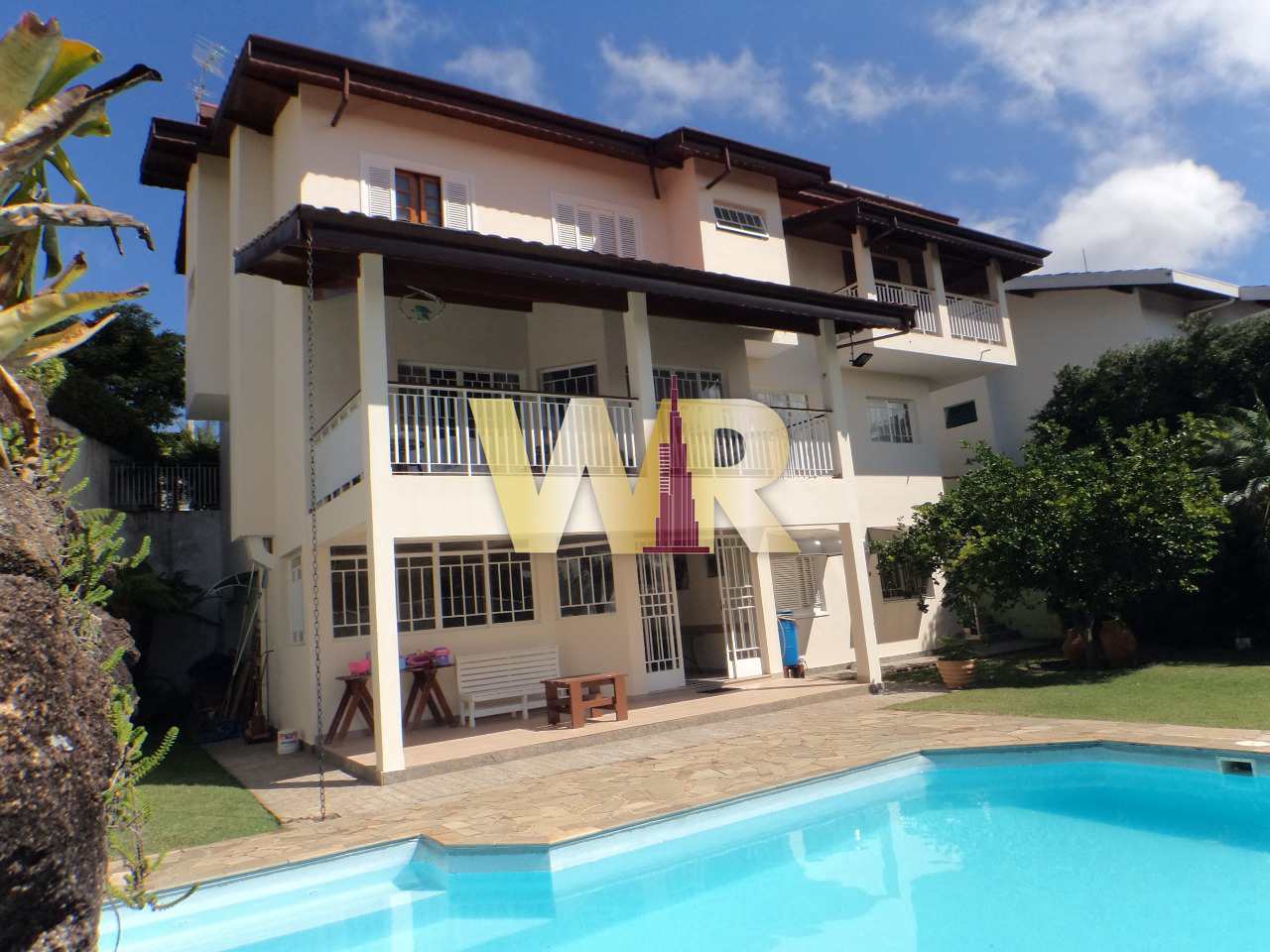 Casa com 4 dorms, Nova Gardênia, Atibaia - R$ 2.2 mi, Cod: 1806