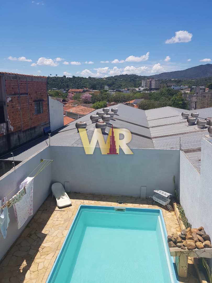 Casa à venda com 3 quartos, 199m² - Foto 3