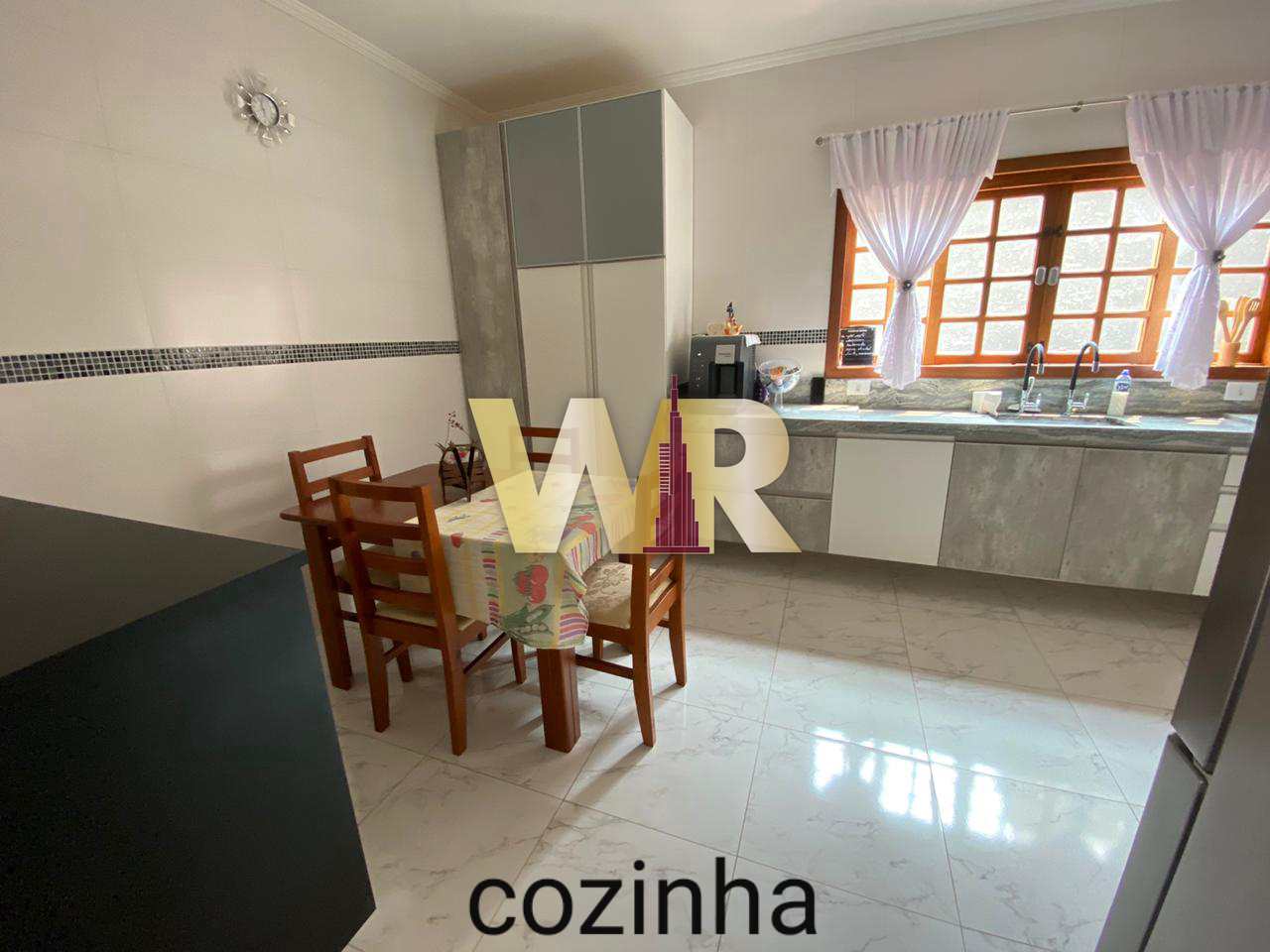 Casa à venda e aluguel com 3 quartos, 297m² - Foto 12