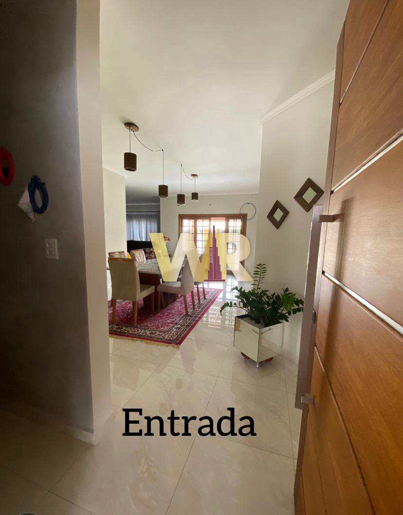 Casa à venda e aluguel com 3 quartos, 297m² - Foto 4