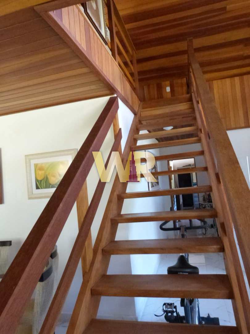 Casa à venda com 5 quartos, 240m² - Foto 6