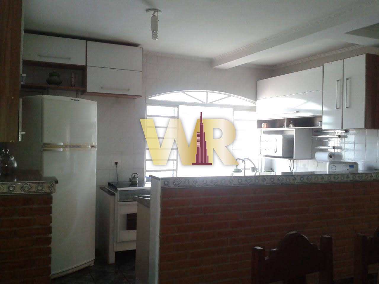 Casa à venda com 4 quartos, 300m² - Foto 4